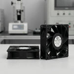 Ventilador de refrigeración con motor EC de 92 mm - Rodamiento de bolas doble de 92 x 92 x 38 mm, CA 115 V/230 V, 3200 RPM, 68,5 CFM para refrigeración de gabinetes de servidores y chasis industriales | Source Factory - EC Axial Fan by SXDOOL